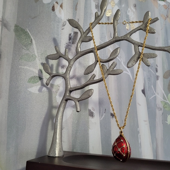 Egg Pendant Red & Gold Enameled Trellis  With Crystals On Gold-tone Rope Chain - Picture 6 of 16